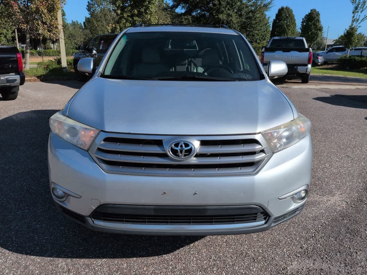 Used 2011 Toyota Highlander Limited w/ Tow Pkg AWD/4WD image 9