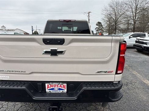 New 2026 Chevrolet Silverado 2500 ZR2 image 6
