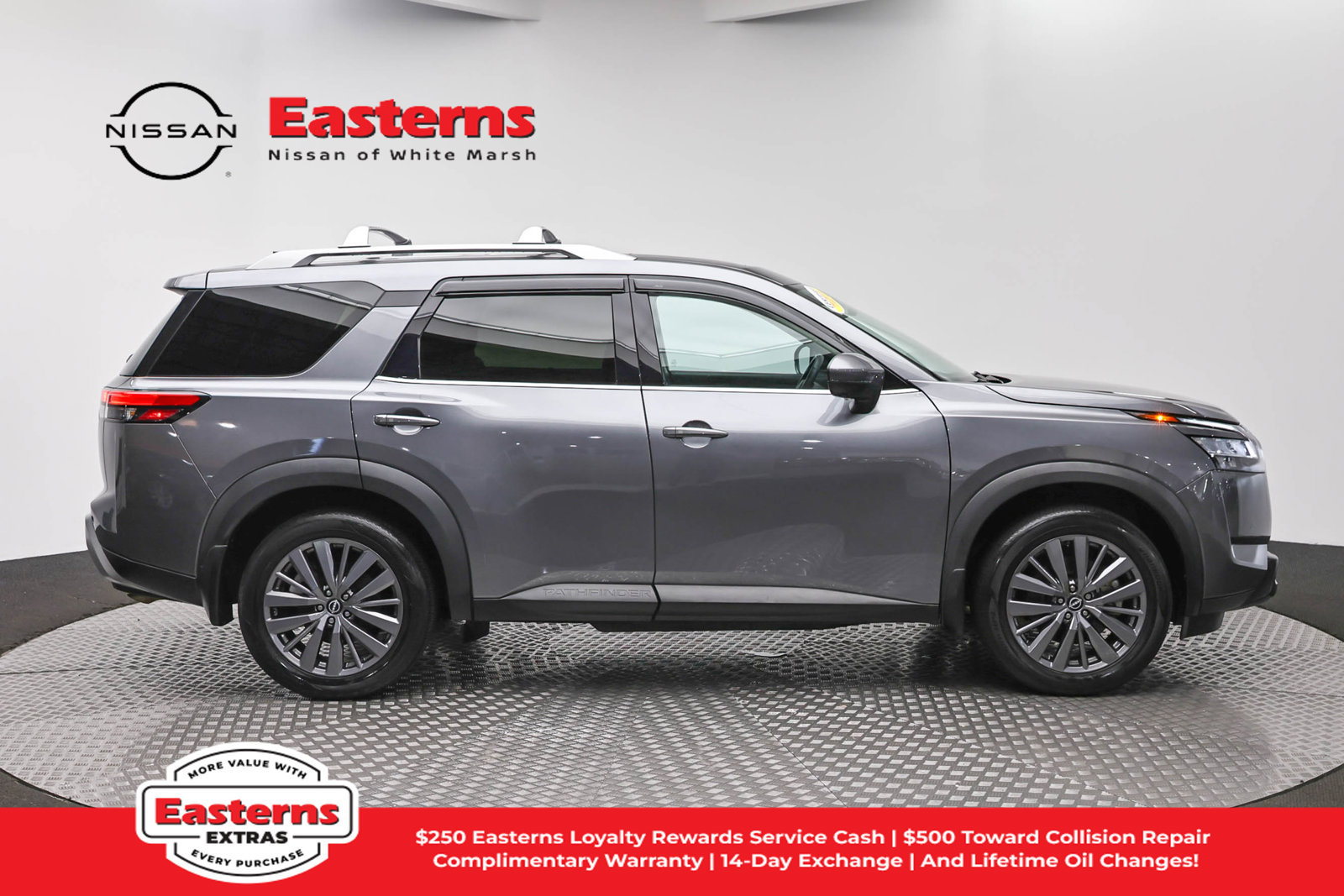 Used 2024 Nissan Pathfinder SL w/ SL Premium Package AWD/4WD image 4