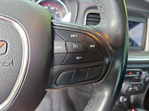 Used 2020 Dodge Charger SXT RWD image 12