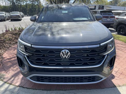 New 2026 Volkswagen Atlas Cross Sport SE FWD image 2