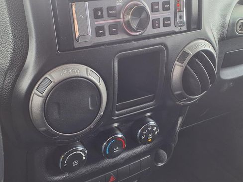 Used 2013 Jeep Wrangler Unlimited Sport w/ Connectivity Group image 17