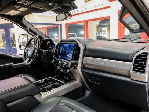Used 2022 Ford F250 Platinum w/ FX4 Off-Road Package image 15