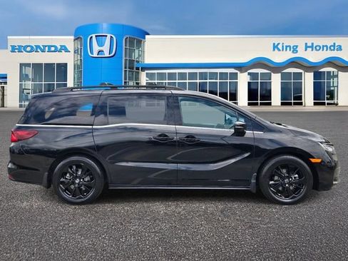 Used 2023 Honda Odyssey Sport image 6