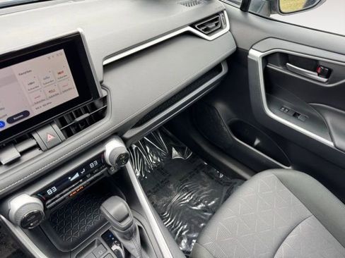 Certified 2025 Toyota RAV4 XLE AWD/4WD image 23