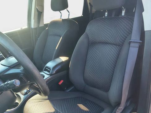 Used 2017 Dodge Journey SE w/ Flexible Seating Group image 8