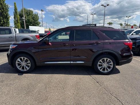 Certified 2023 Ford Explorer XLT w/ Equipment Group 202A AWD/4WD image 3