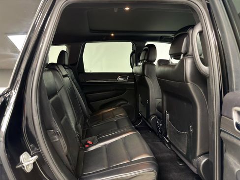 Used 2018 Jeep Grand Cherokee Limited w/ Luxury Group II image 30