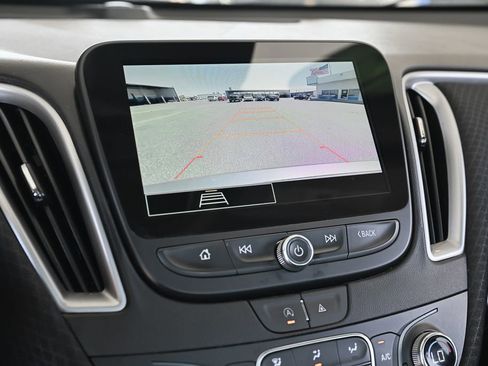 Used 2023 Chevrolet Malibu LT FWD image 32