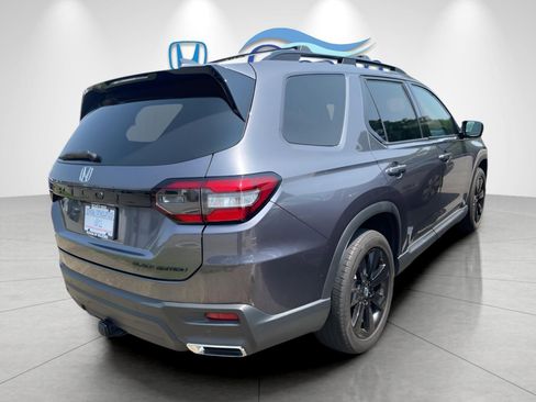 Used 2025 Honda Pilot Black Edition image 2
