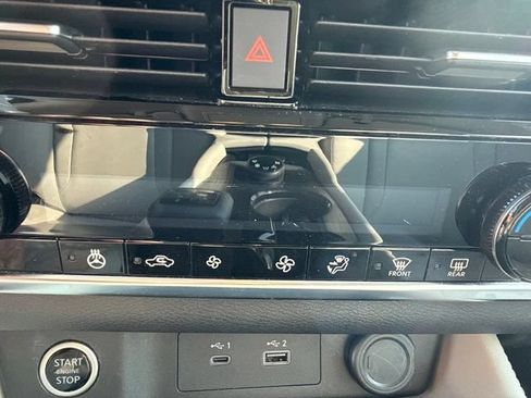 Used 2023 Nissan Rogue SL AWD/4WD image 17