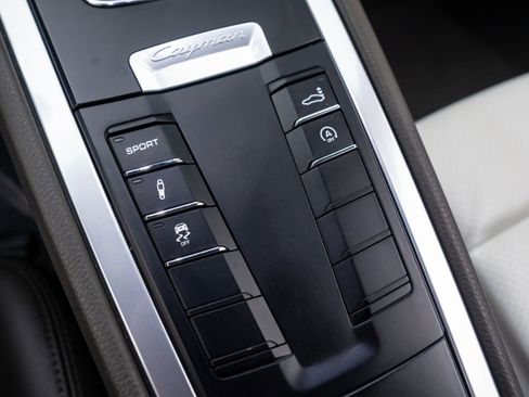 Used 2016 Porsche Cayman S image 19