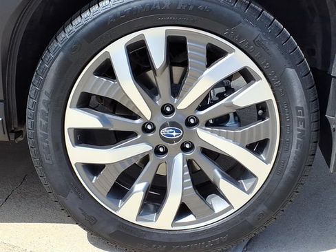 Certified 2025 Subaru Forester Touring AWD/4WD image 12