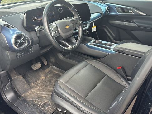 Used 2024 Chevrolet Equinox EV LT FWD image 11