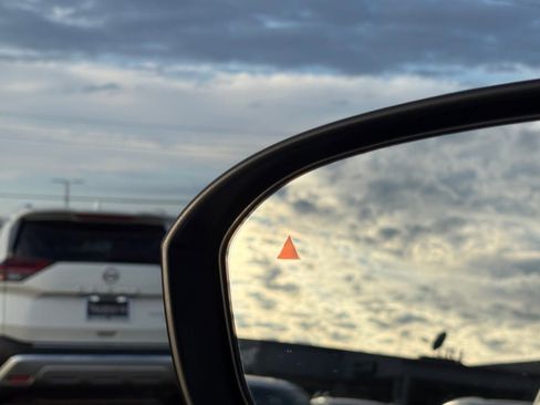 Certified 2023 Nissan Rogue SV image 15