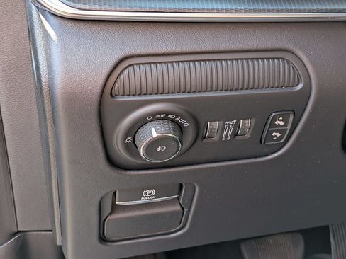 Certified 2025 Jeep Grand Wagoneer Series III w/ Quick Order Packagew 28T AWD/4WD image 14