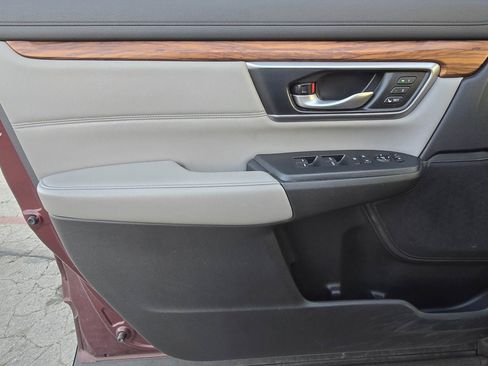 Used 2018 Honda CR-V Touring image 9
