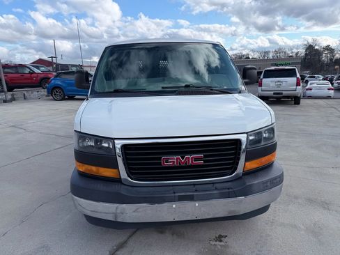 Used 2017 GMC Savana 2500 image 3
