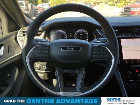 Certified 2024 Jeep Grand Cherokee Limited image 27