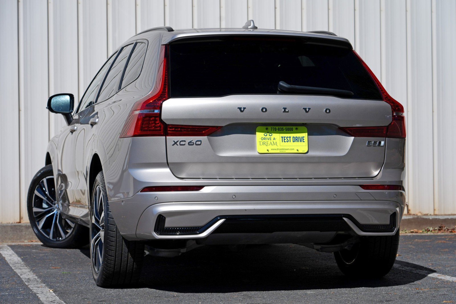 Used 2025 Volvo XC60 B5 Ultra w/ Protection Package Premier AWD/4WD image 6