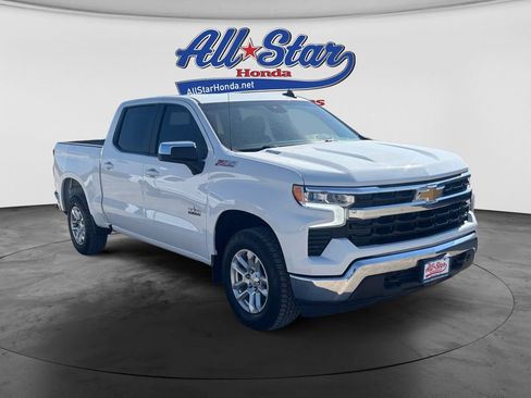 Used 2024 Chevrolet Silverado 1500 LT w/ Z71 Off-Road Package AWD/4WD image 3