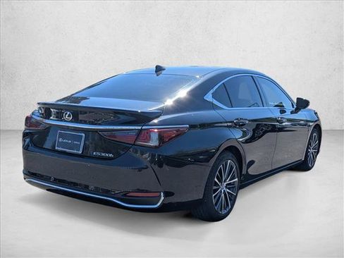 Used 2024 Lexus ES 300h w/ Premium Package FWD image 5
