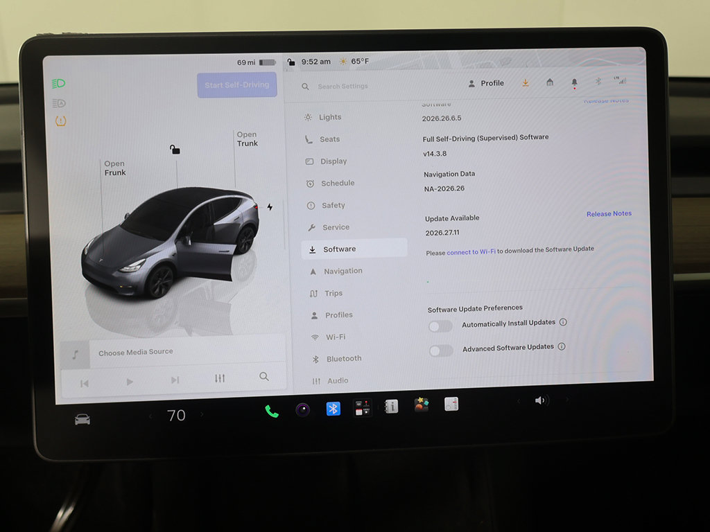 Used 2025 Tesla Model Y Long Range AWD/4WD image 44