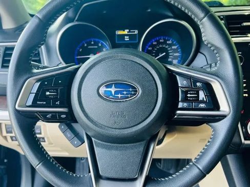 Used 2018 Subaru Outback 3.6R Limited AWD/4WD image 12