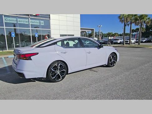 Used 2024 Nissan Altima 2.5 SR w/ SR Premium Package FWD image 34