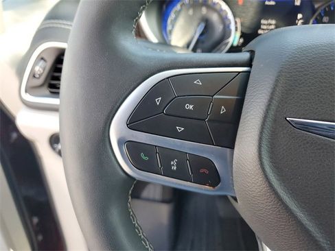 Used 2023 Chrysler Pacifica Limited image 25