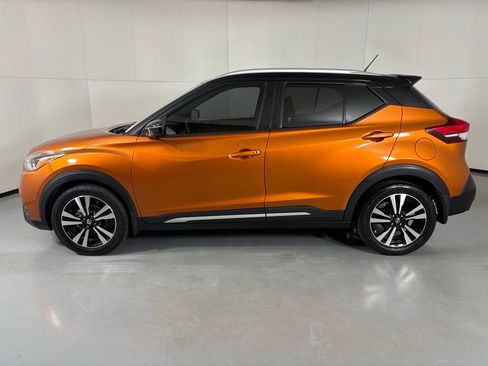 Used 2019 Nissan Kicks SR w/ SR Premium Package image 5