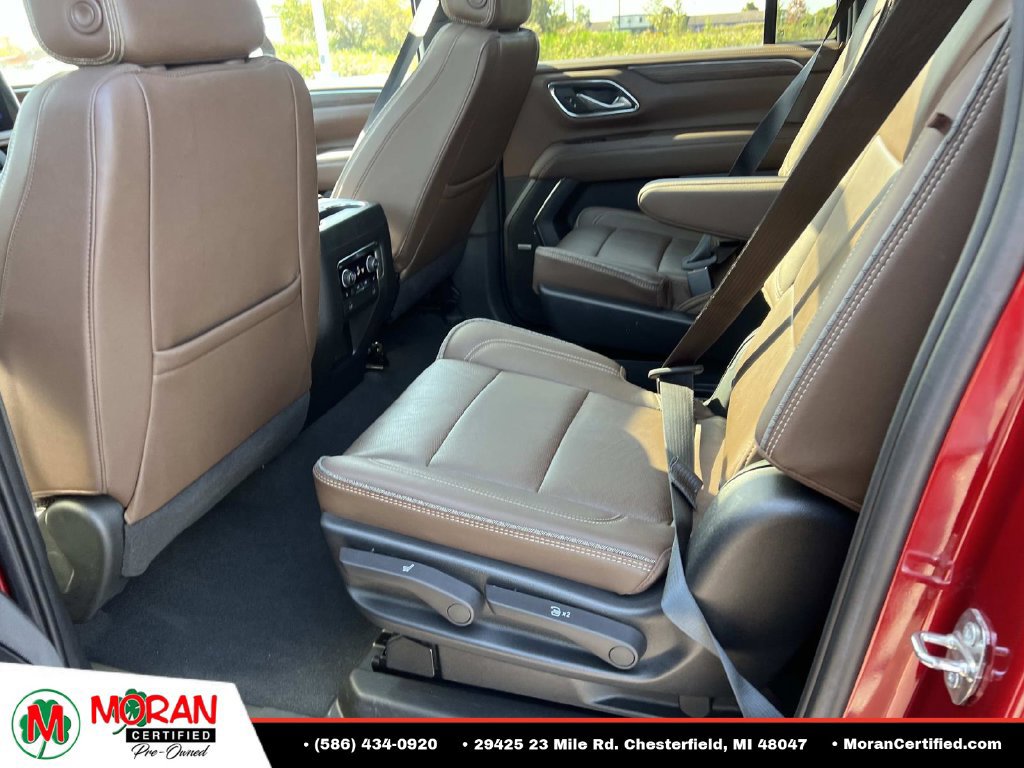 Used 2023 Chevrolet Suburban High Country w/ Premium Package 2 AWD/4WD image 13