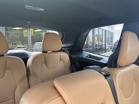 Used 2017 Volvo XC90 T6 Momentum w/ Vision Package AWD/4WD image 14