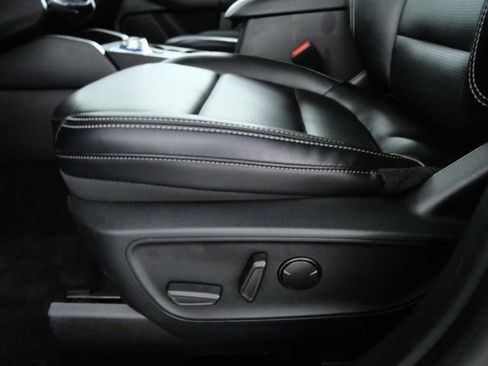 Certified 2025 Ford Escape Platinum AWD/4WD image 17