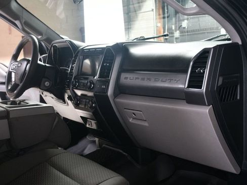 Used 2020 Ford F250 XLT w/ Snow Plow Prep Package image 28