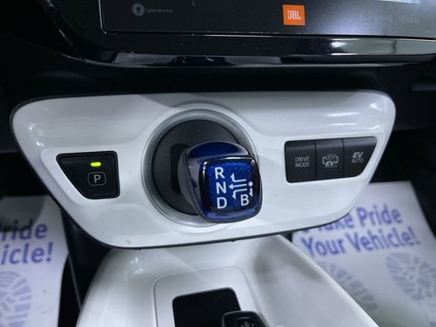 Used 2018 Toyota Prius Prime Advanced image 25