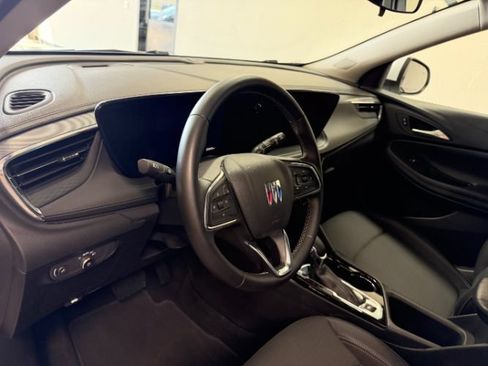 Used 2025 Buick Encore GX Preferred AWD/4WD image 14