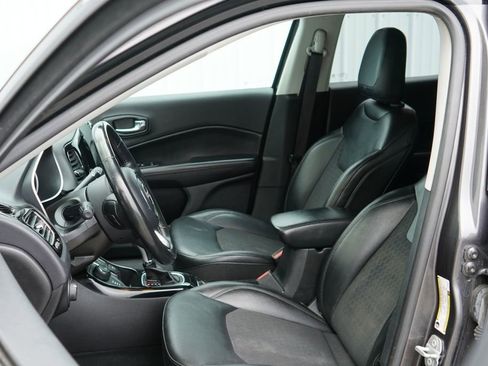 Used 2019 Jeep Compass Latitude AWD/4WD image 10