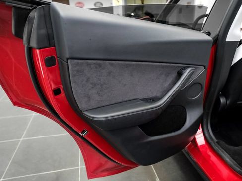 Used 2023 Tesla Model Y AWD image 42