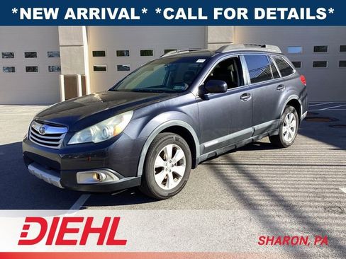 Used 2011 Subaru Outback 2.5i Limited w/ PWR Moonroof Pkg AWD/4WD image 3