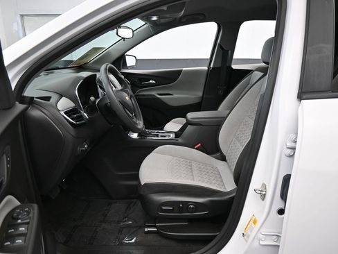 Used 2024 Chevrolet Equinox LS w/ LS Convenience Package FWD image 11