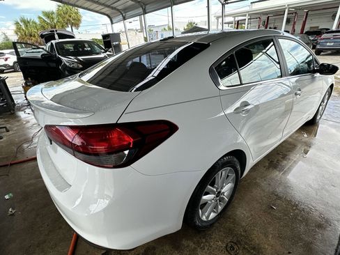 Certified 2017 Kia Forte S w/ S Technology Package image 22