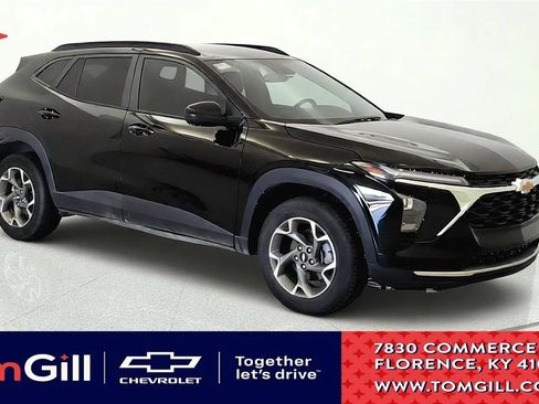 Used 2024 Chevrolet Trax LT w/ Driver Confidence Package FWD image 1