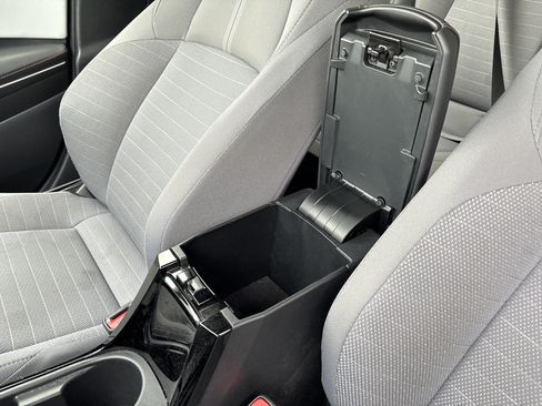 Used 2023 Toyota Corolla SE FWD image 25