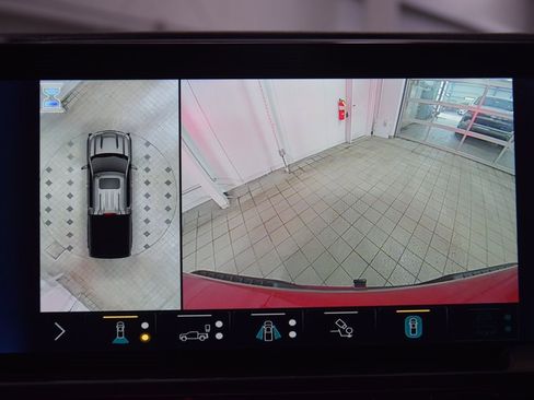 Used 2022 Chevrolet Silverado 1500 High Country image 45