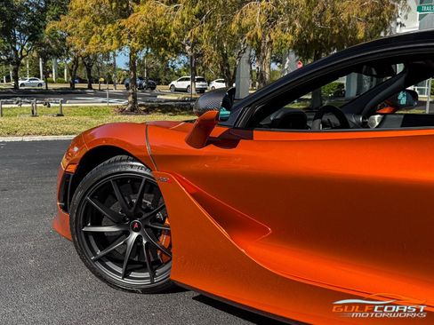 Used 2018 McLaren 720S Luxury image 46