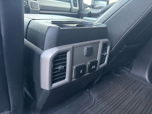 Used 2021 Ford F350 Lariat image 28