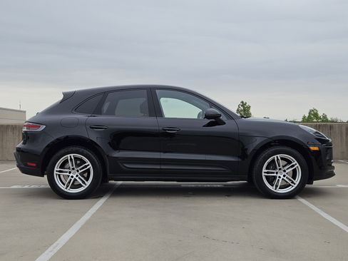 Certified 2026 Porsche Macan AWD/4WD image 9