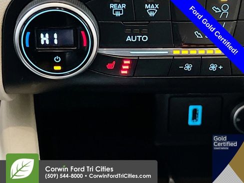 Used 2020 Ford Escape Titanium image 25