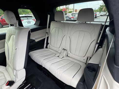 Used 2020 BMW X7 M50i AWD/4WD image 23